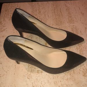 Beautiful New Size 8 Guess Pumps